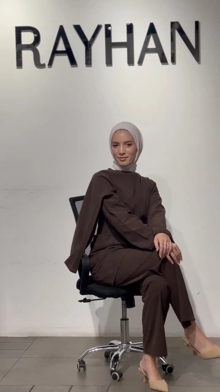 طقم بني بحزام – البني