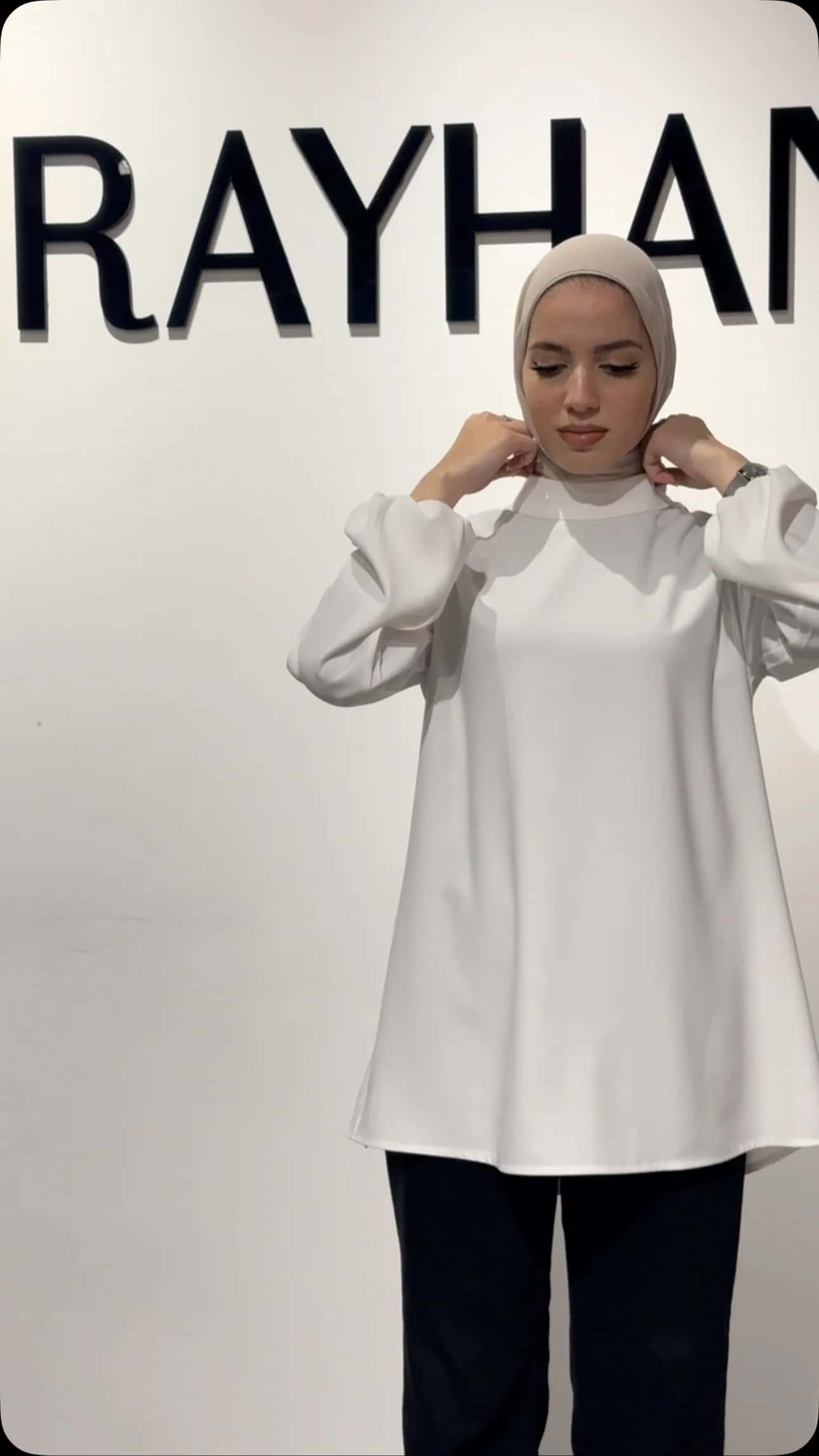 قميص بف بيسك (بدون أزرار) – ابيض