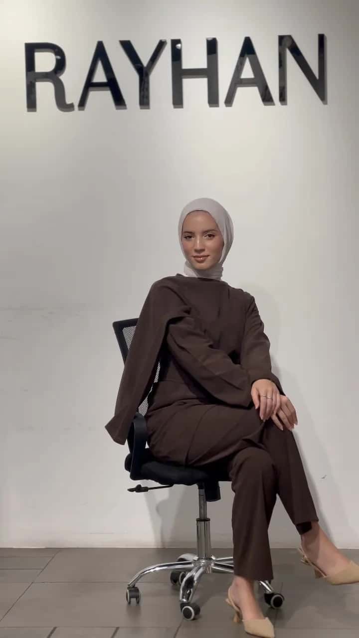 طقم بني بحزام – البني